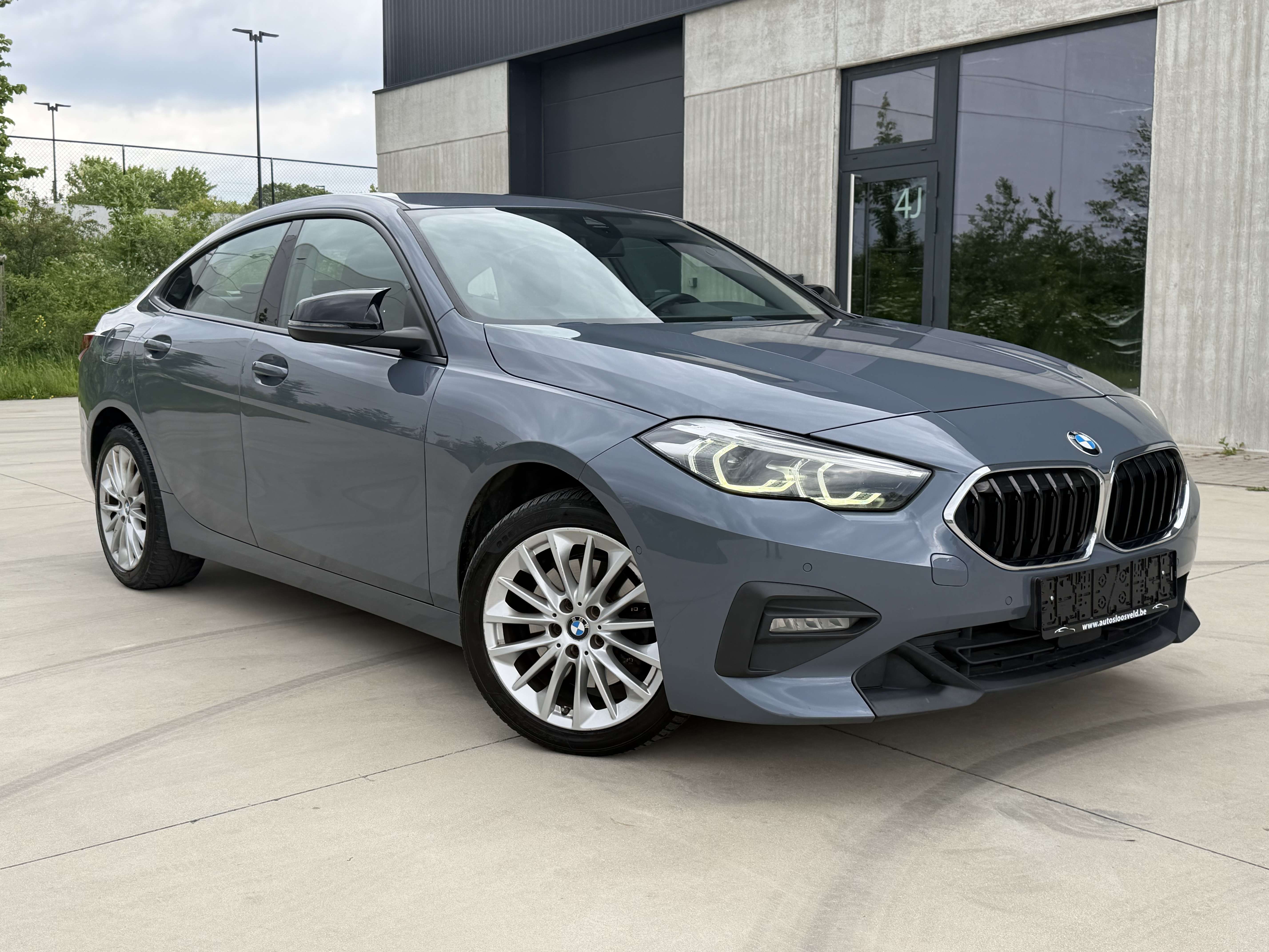 BMW 218