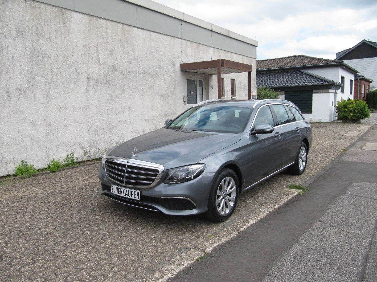 Mercedes-Benz E 220