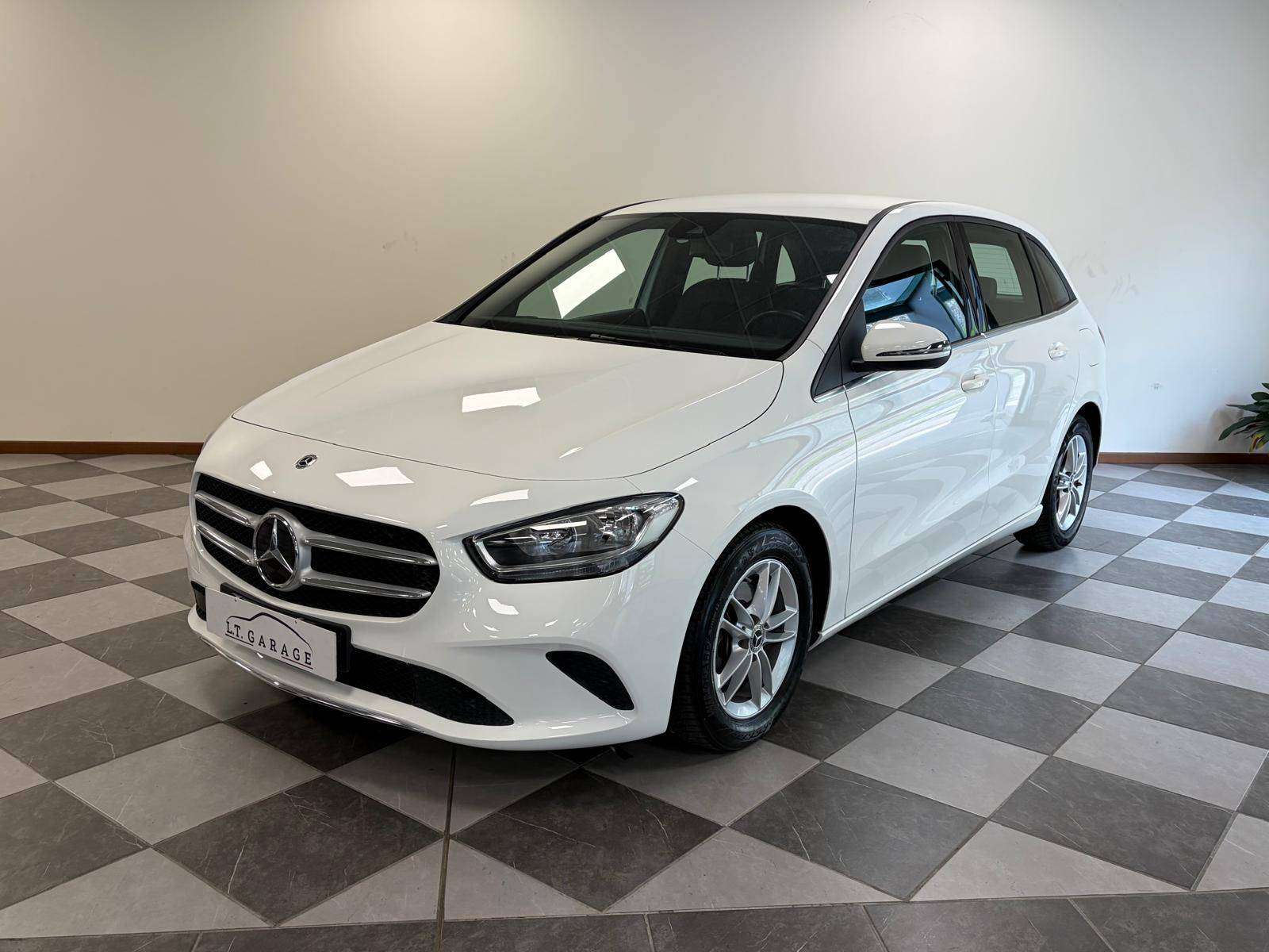 Mercedes-Benz B 180