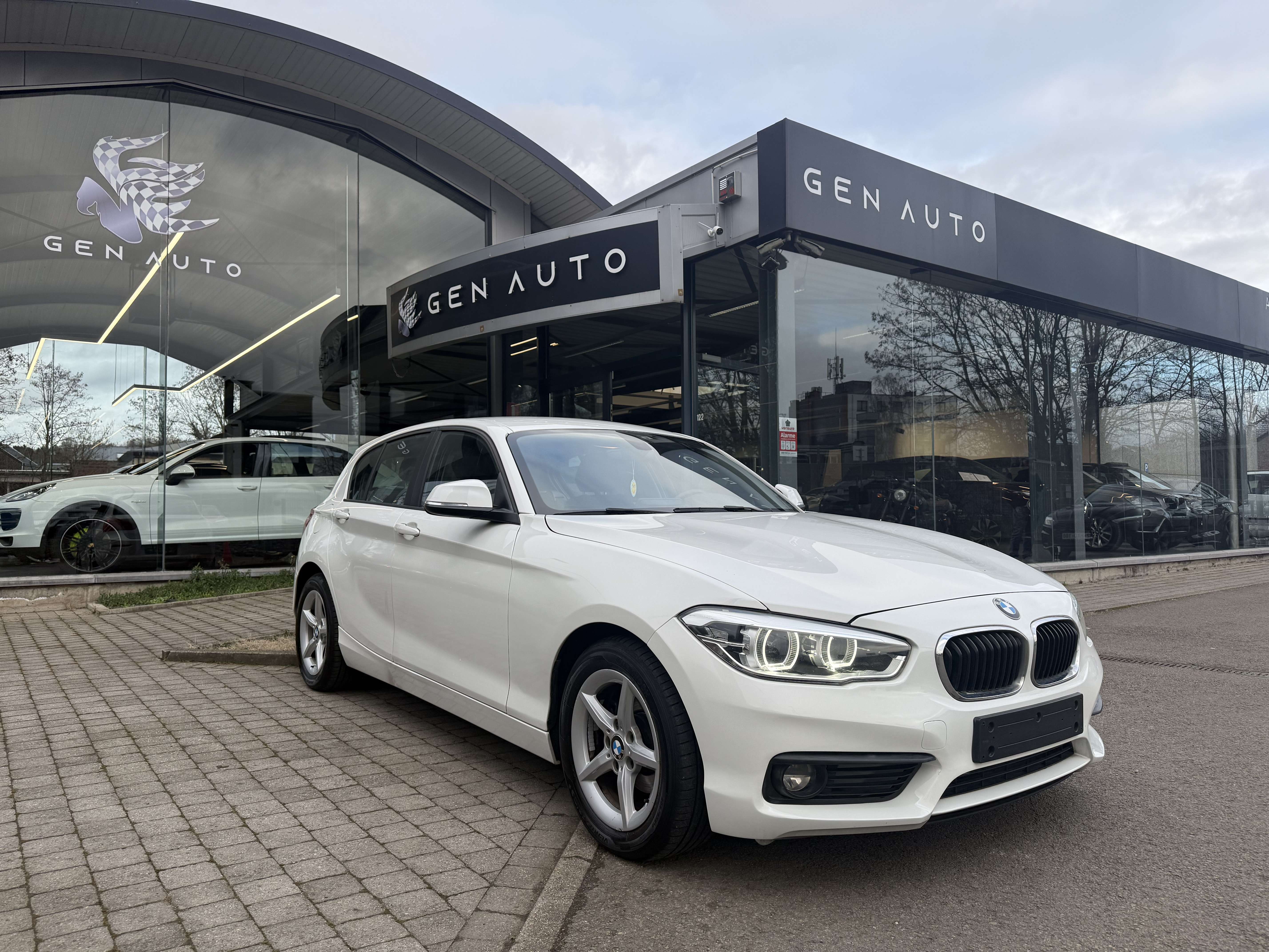 BMW 118