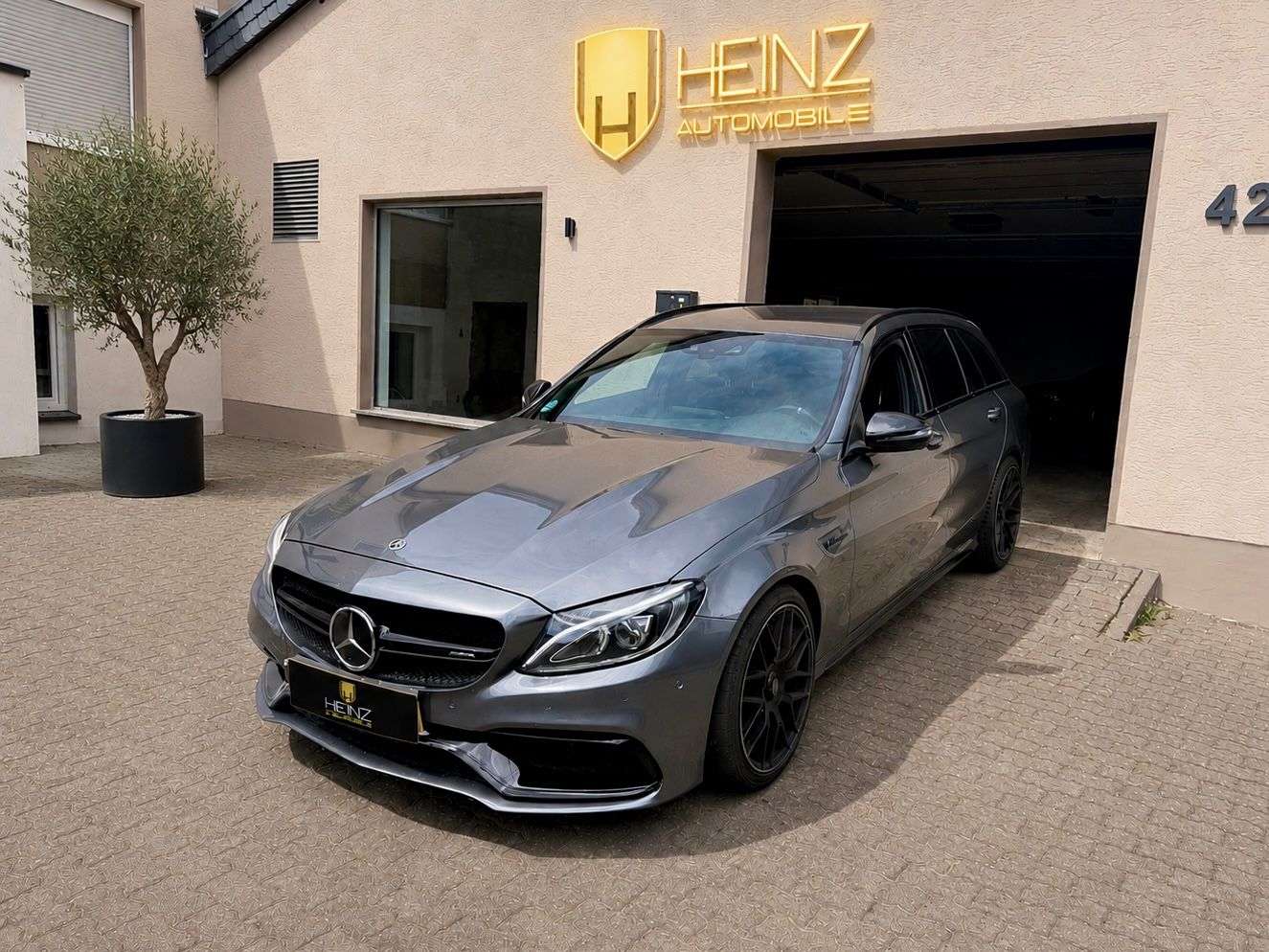 Mercedes-Benz C 63 AMG