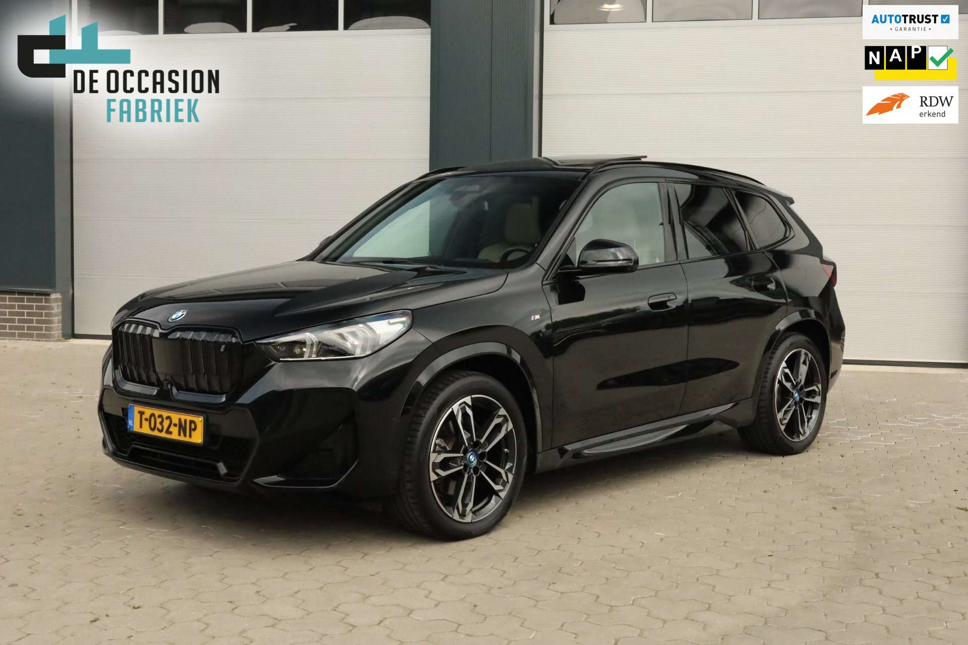 BMW iX1