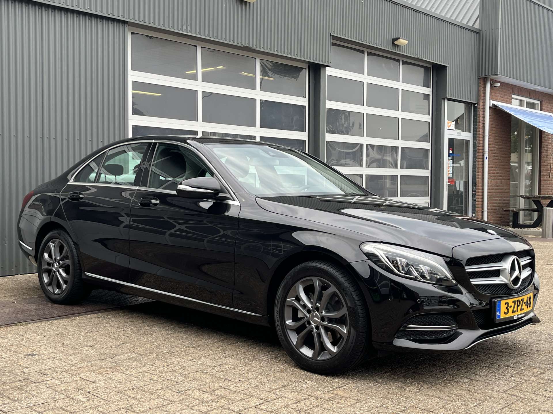 Mercedes-Benz C 180