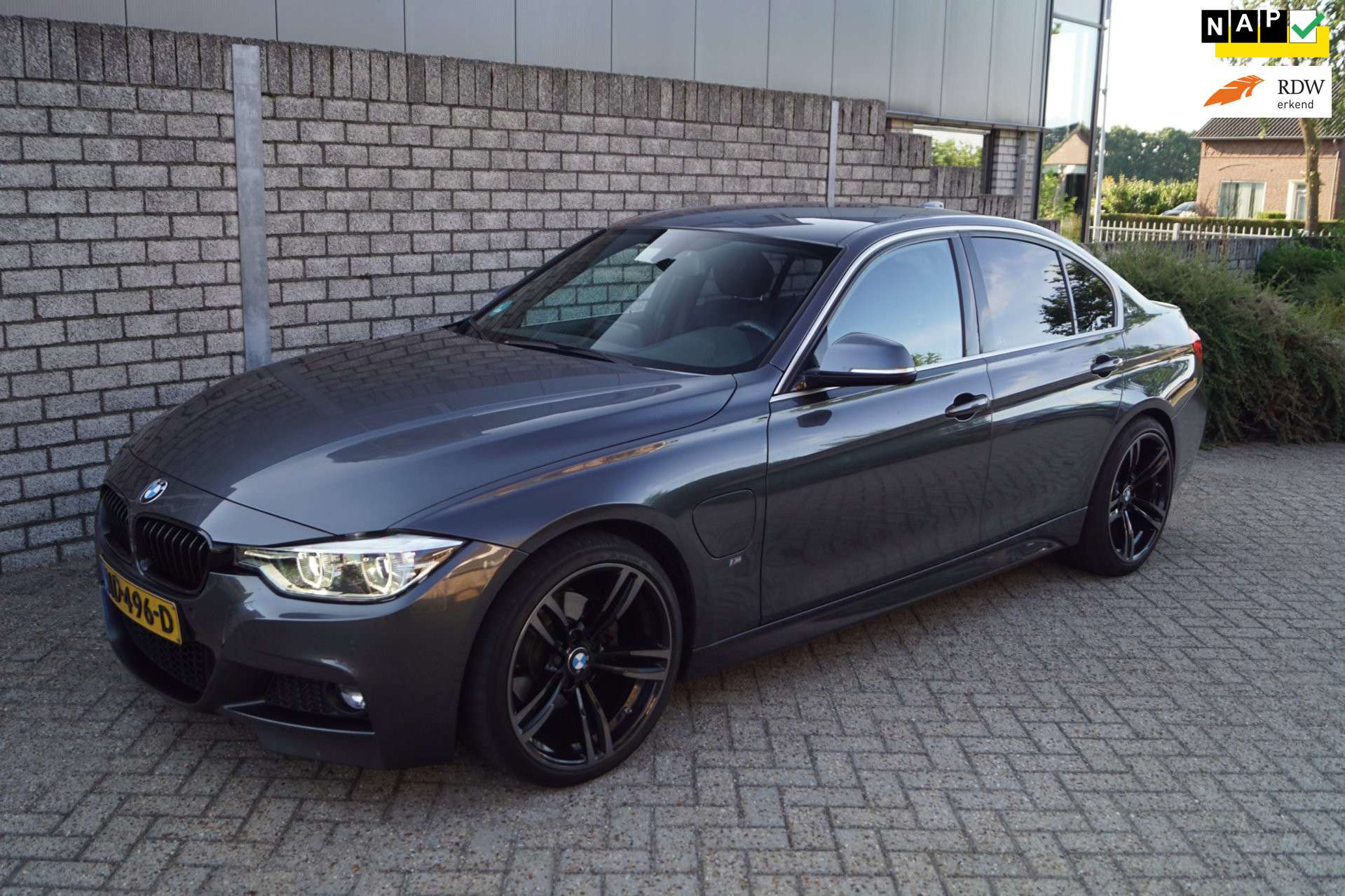 BMW 330