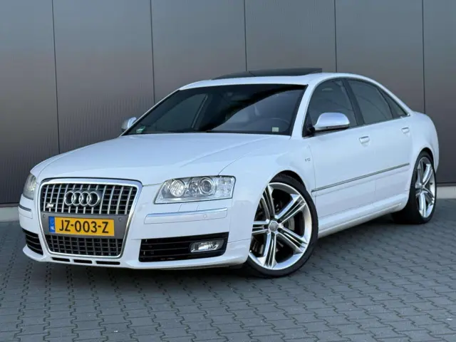 Audi S8